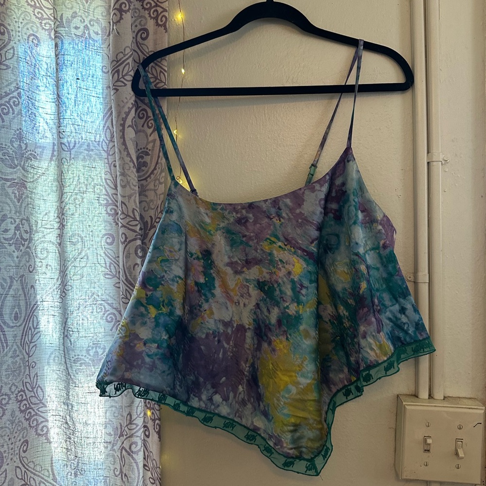 Yitty Sleep top 1x Satin and  logo mesh.